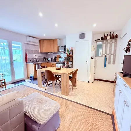 Apartment Le Moorea - For 4 People Hyeres